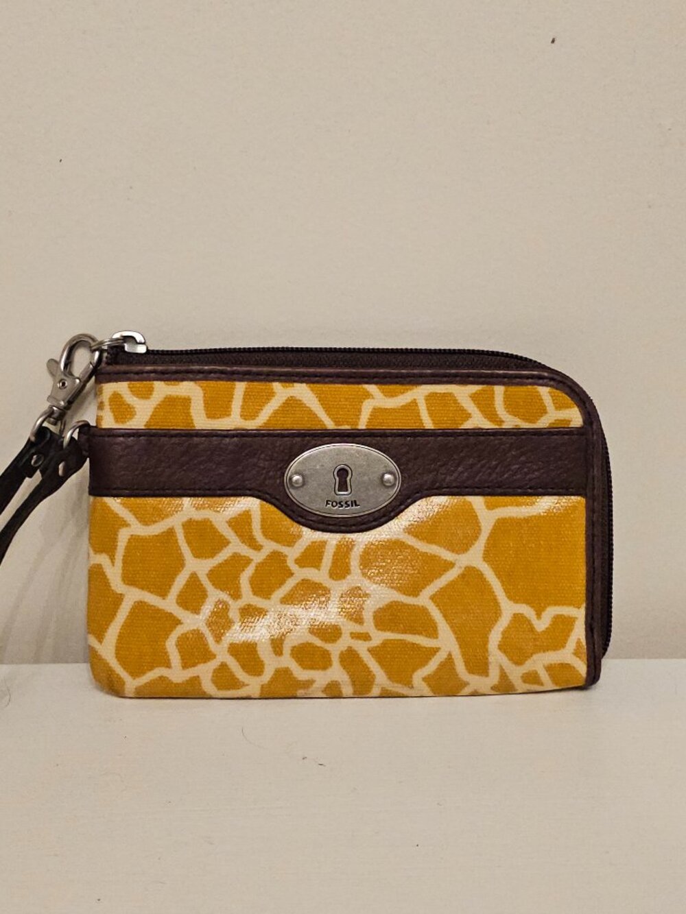 Fossil Key Per Wristlet Giraffe Print